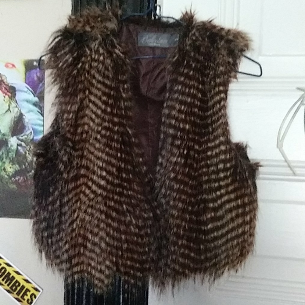 Faux Fur cropped vest